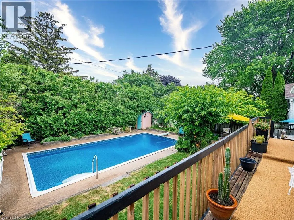 637 ARTREVA Crescent