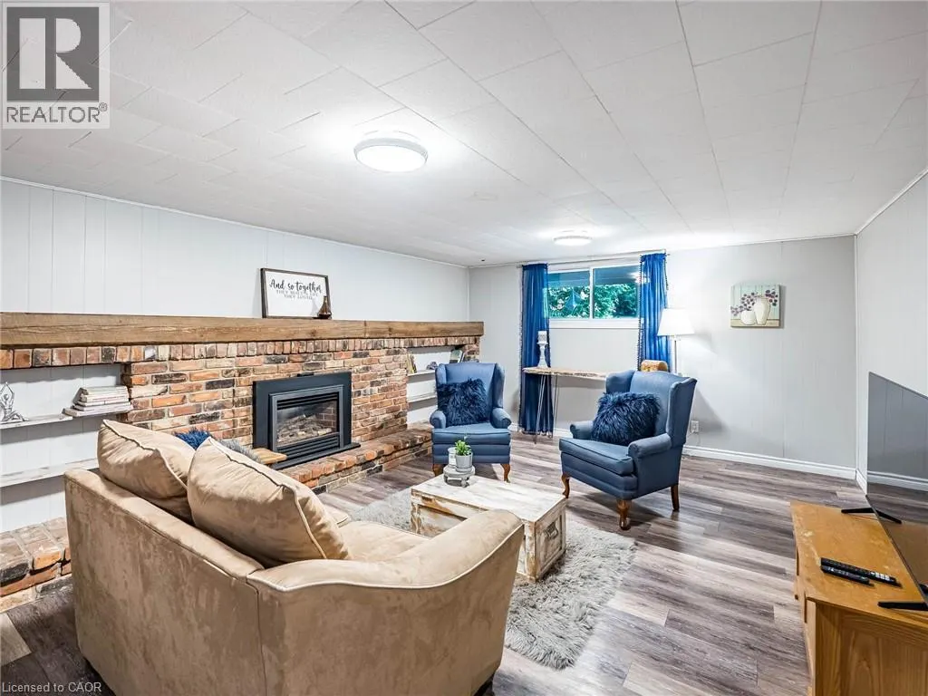 637 ARTREVA Crescent