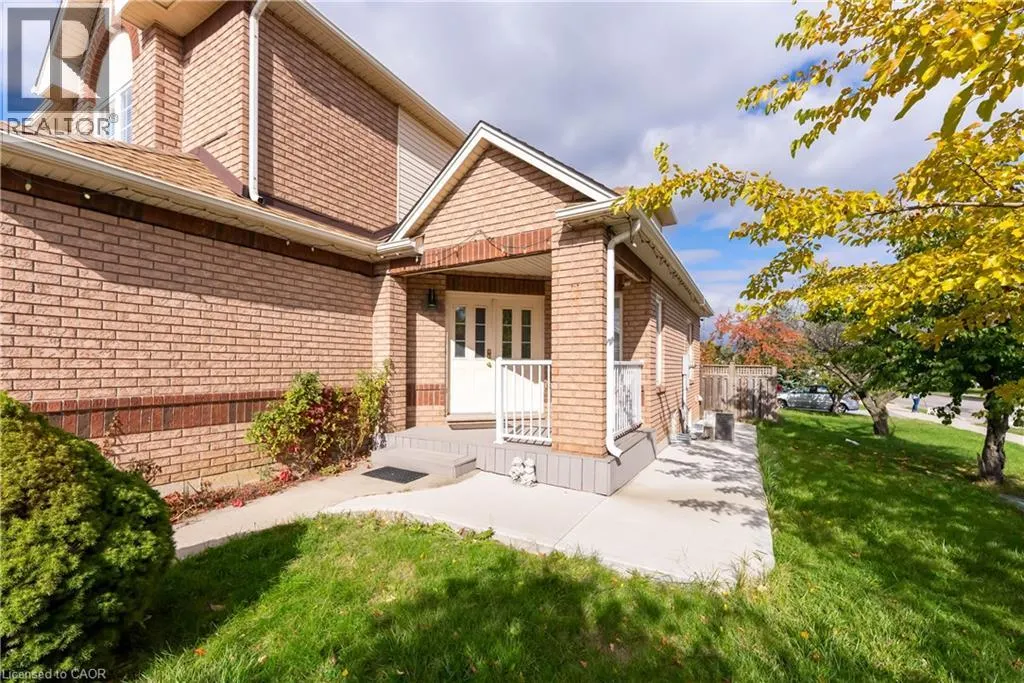 263 HEPBURN Crescent