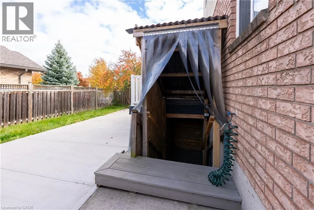 263 HEPBURN Crescent