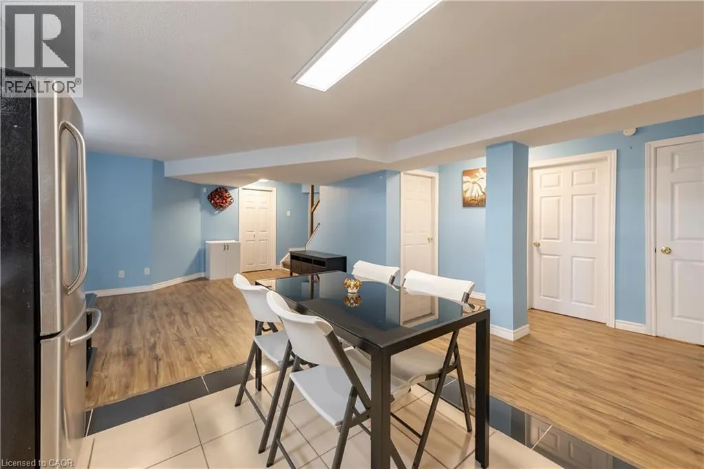 263 HEPBURN Crescent