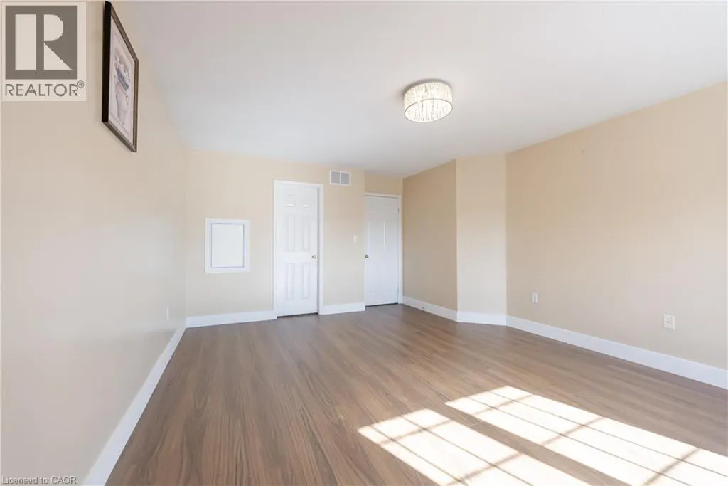 263 HEPBURN Crescent