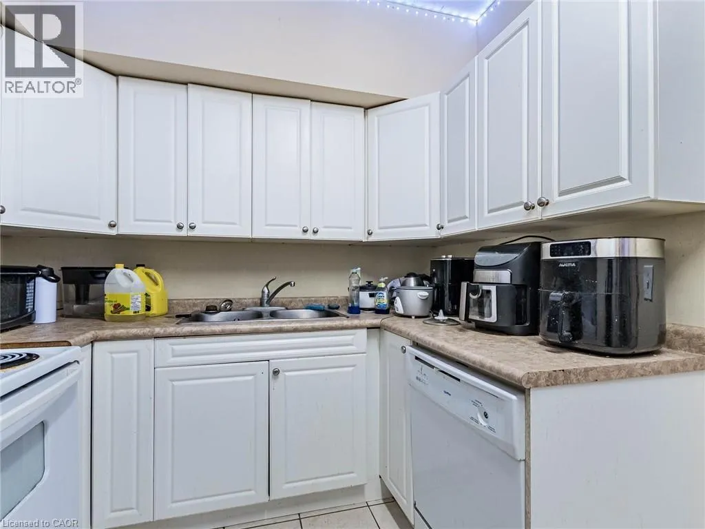 251 LESTER Street Unit# 203, #203