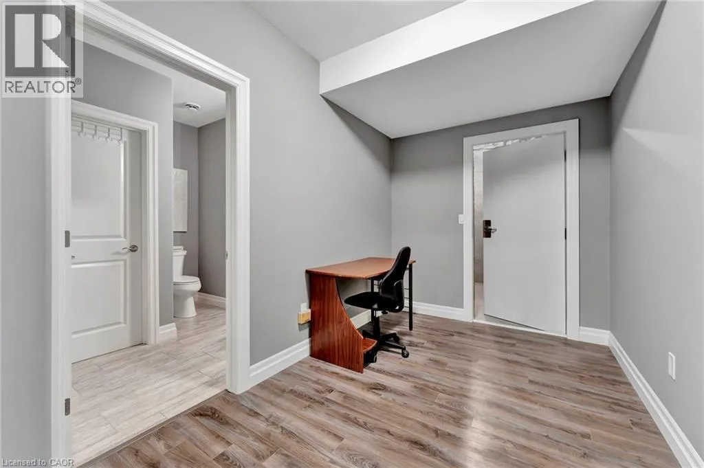 285794 - B AIRPORT Road