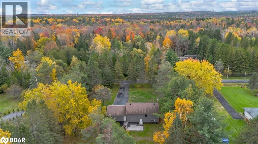 16 HILLVIEW Crescent