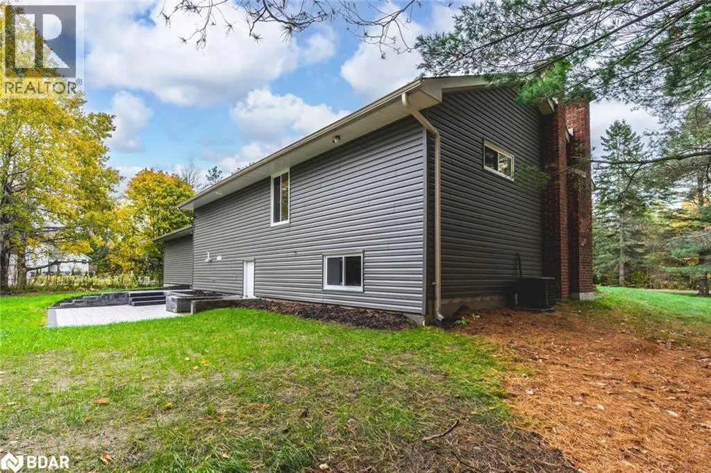 16 HILLVIEW Crescent