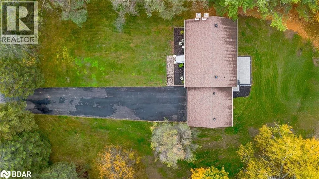 16 HILLVIEW Crescent