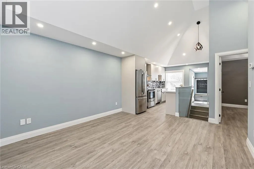 95 HOUGHTON Avenue N