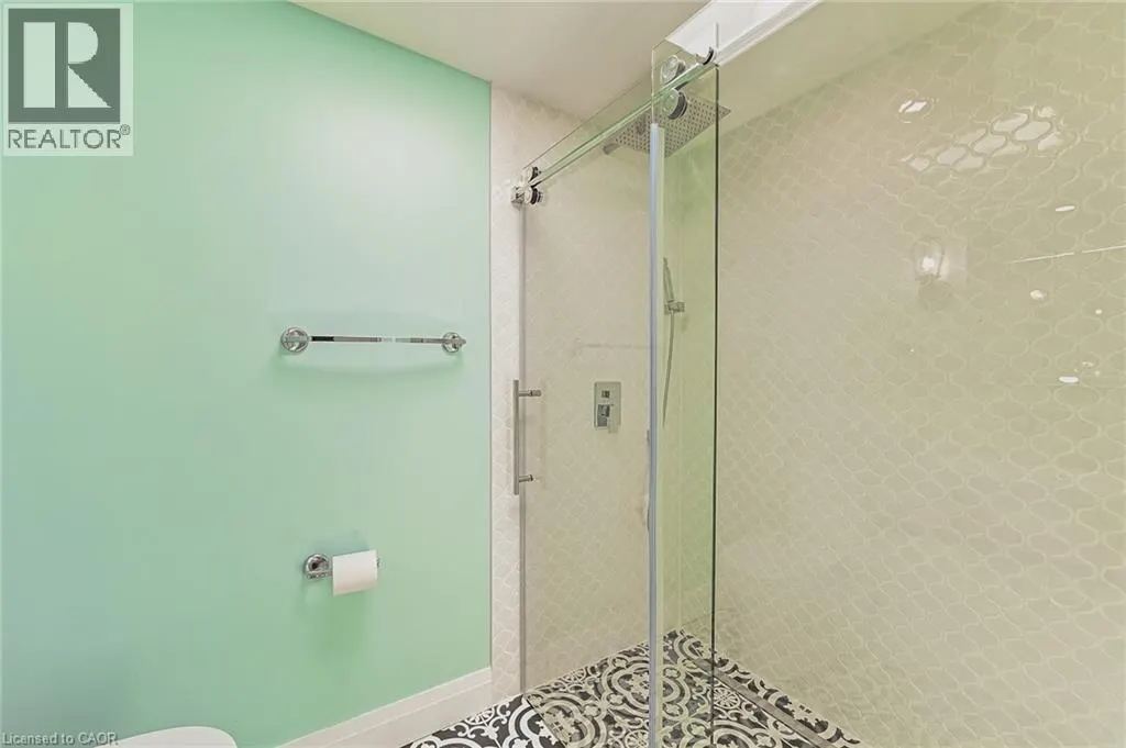 95 HOUGHTON Avenue N