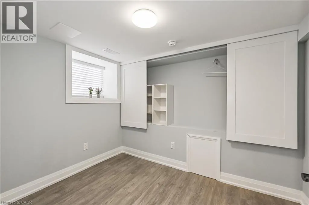 95 HOUGHTON Avenue N