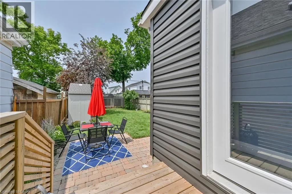 95 HOUGHTON Avenue N