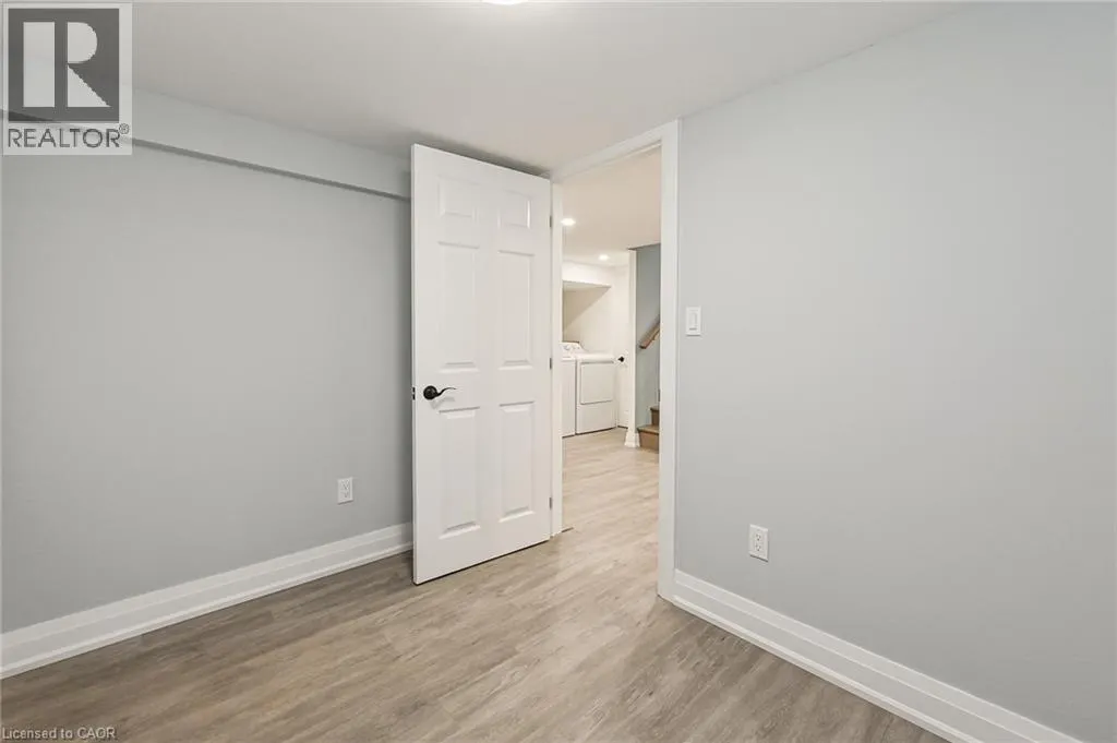 95 HOUGHTON Avenue N