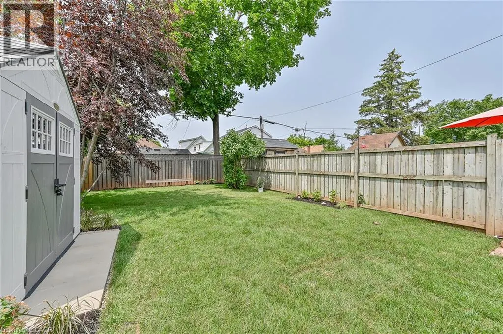 95 HOUGHTON Avenue N