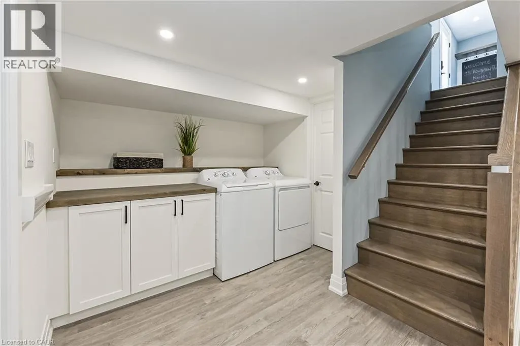 95 HOUGHTON Avenue N