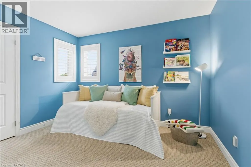 32 HINRICHS Crescent