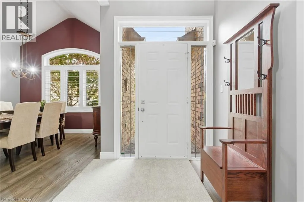 32 HINRICHS Crescent