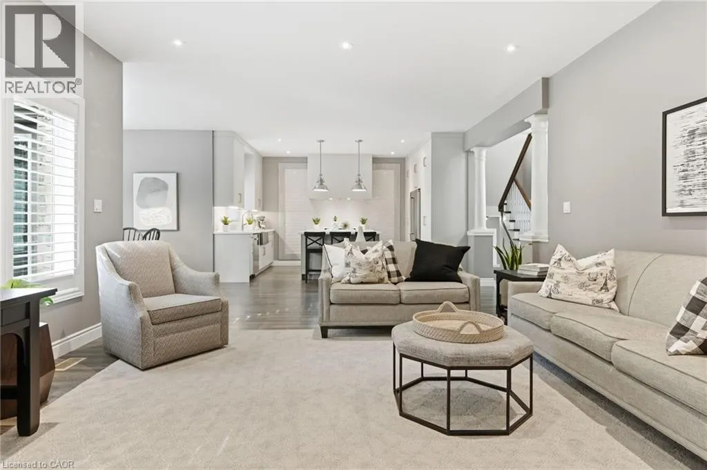 32 HINRICHS Crescent