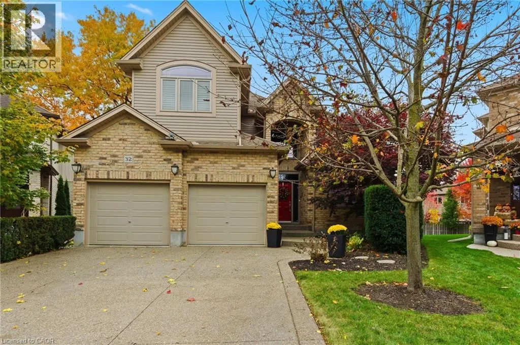 32 HINRICHS Crescent