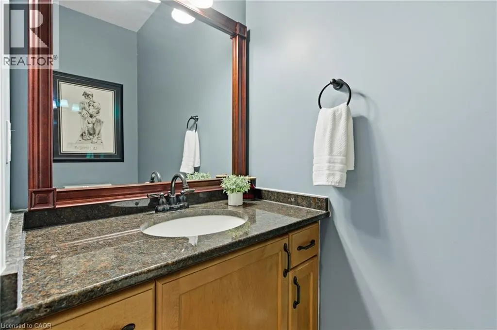 32 HINRICHS Crescent