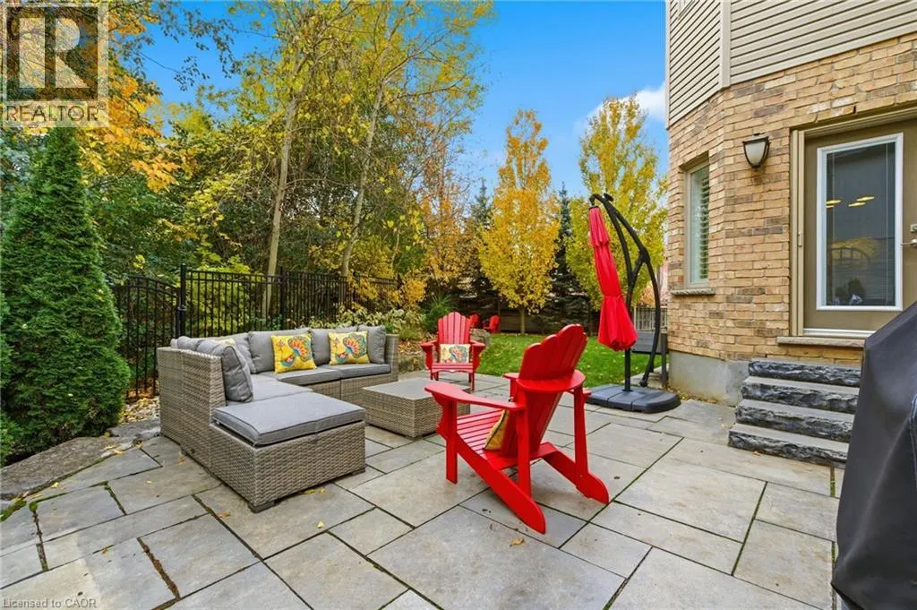 32 HINRICHS Crescent