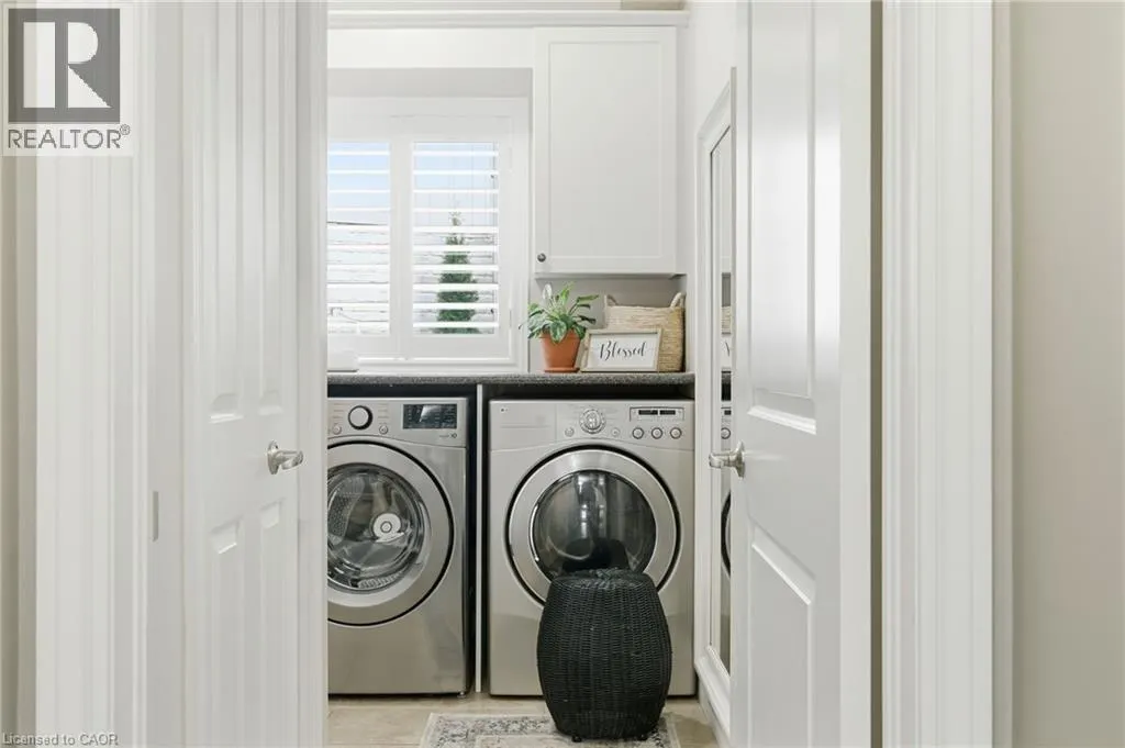 32 HINRICHS Crescent