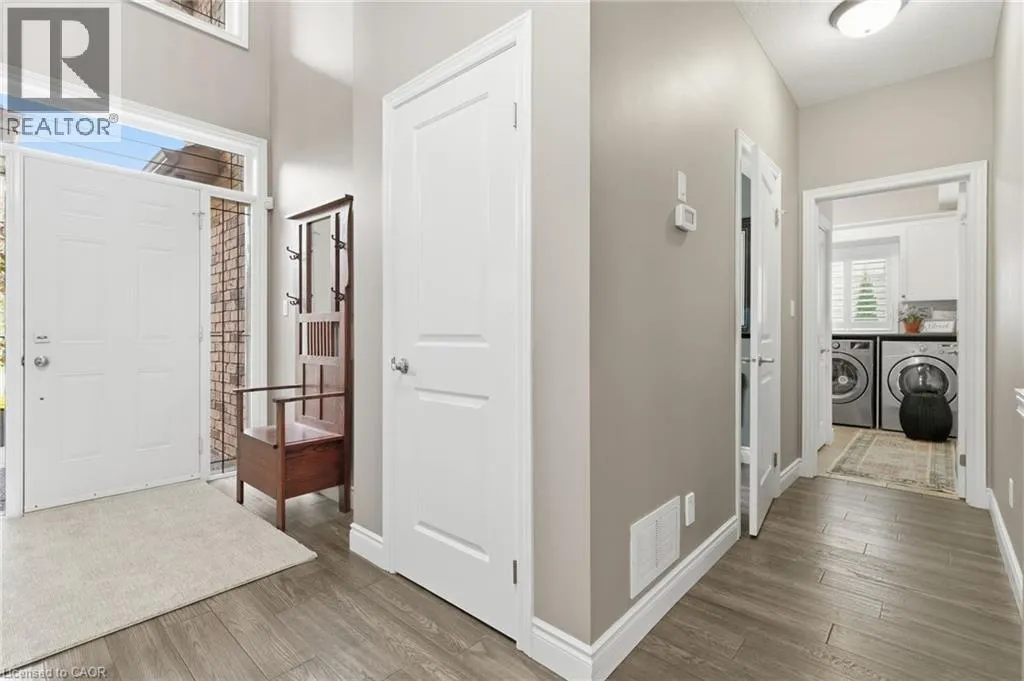 32 HINRICHS Crescent