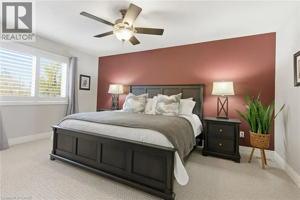 32 HINRICHS Crescent