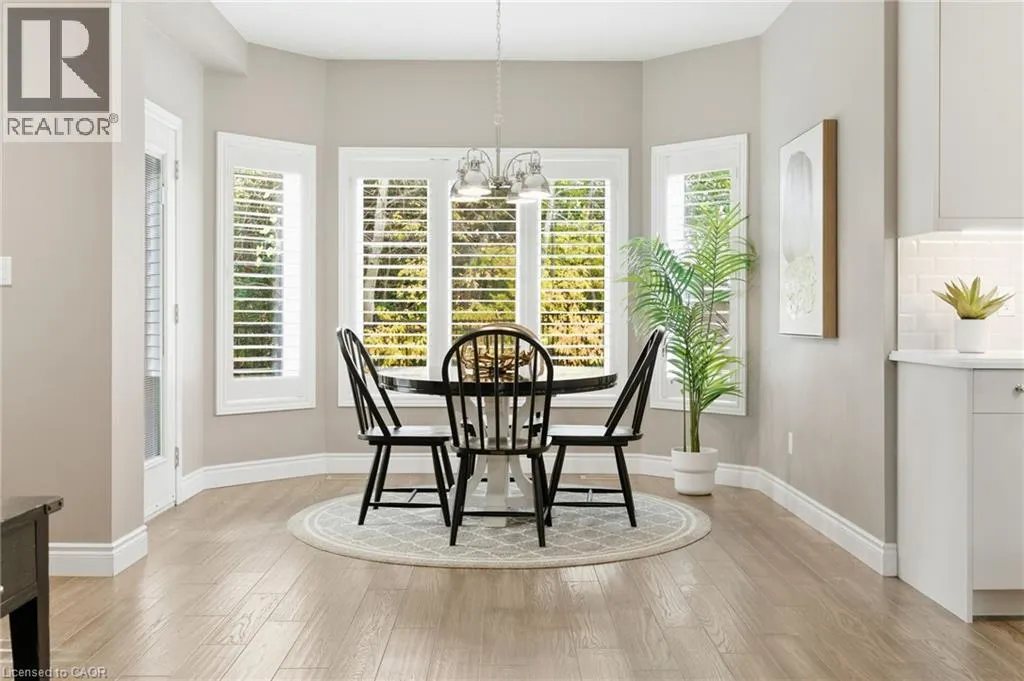 32 HINRICHS Crescent