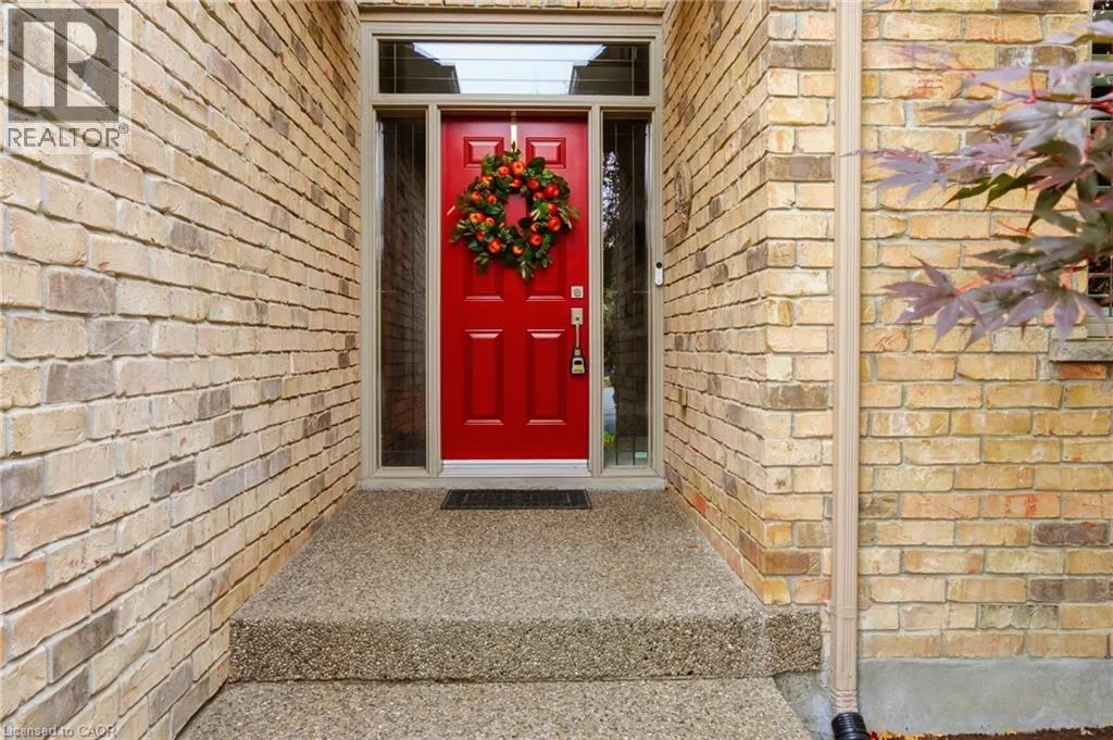 32 HINRICHS Crescent