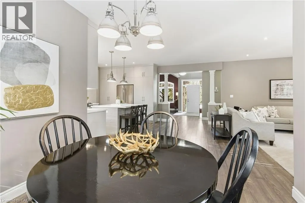 32 HINRICHS Crescent