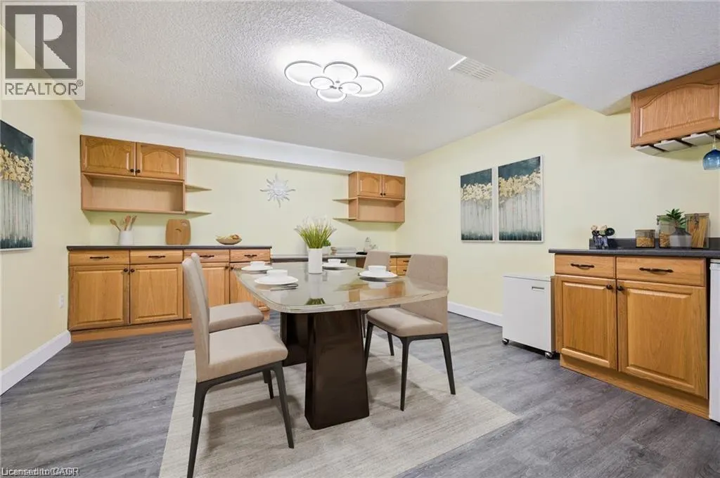 900 DOON VILLAGE Road Unit# 4, #4