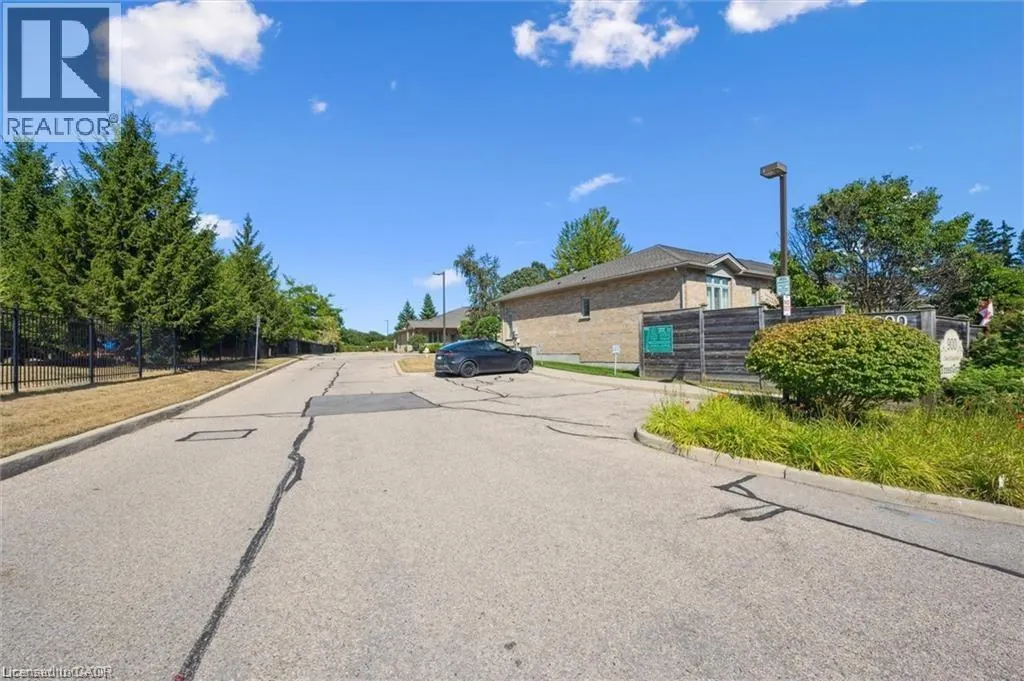 900 DOON VILLAGE Road Unit# 4, #4