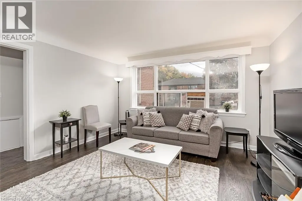 2128 HARRIS Crescent Unit# 7, #7