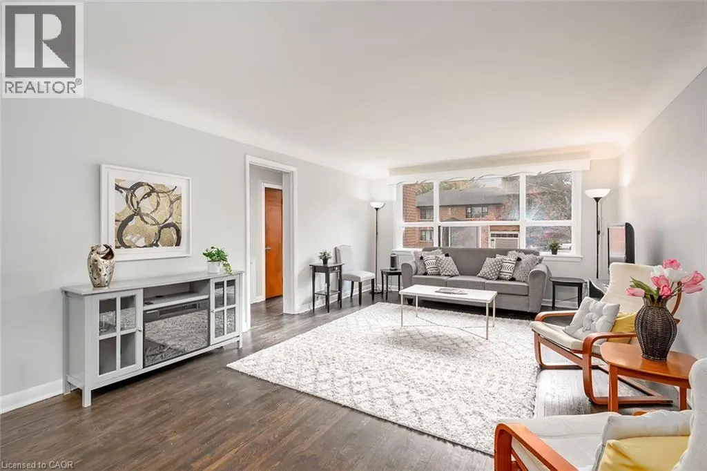 2128 HARRIS Crescent Unit# 7, #7