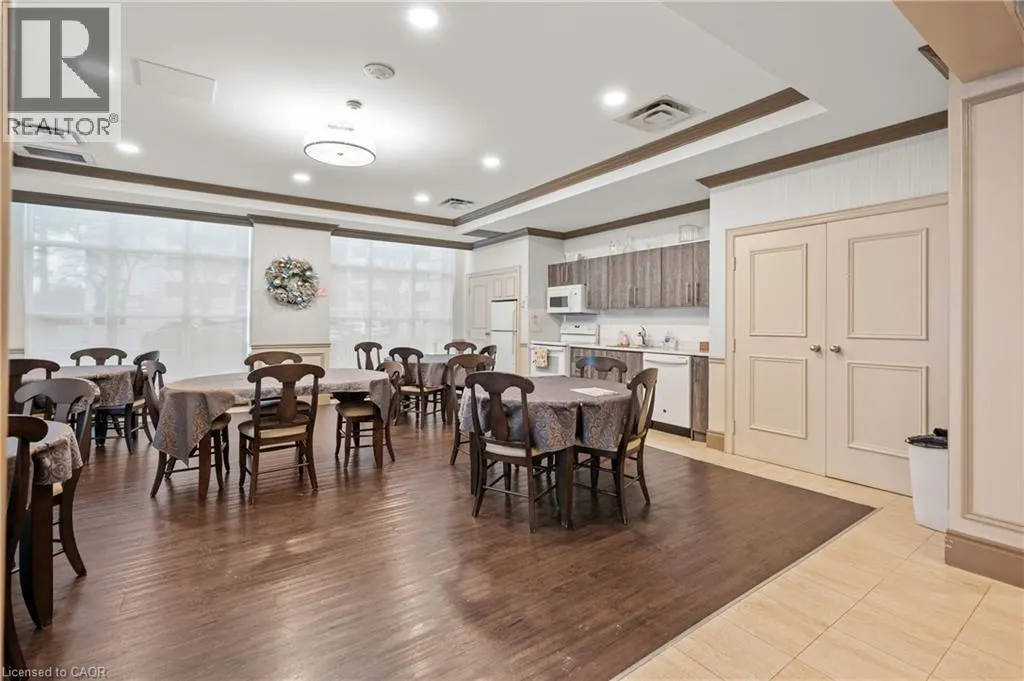 442 MAPLE Avenue Unit# 401, #401