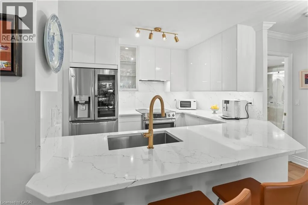 442 MAPLE Avenue Unit# 401, #401