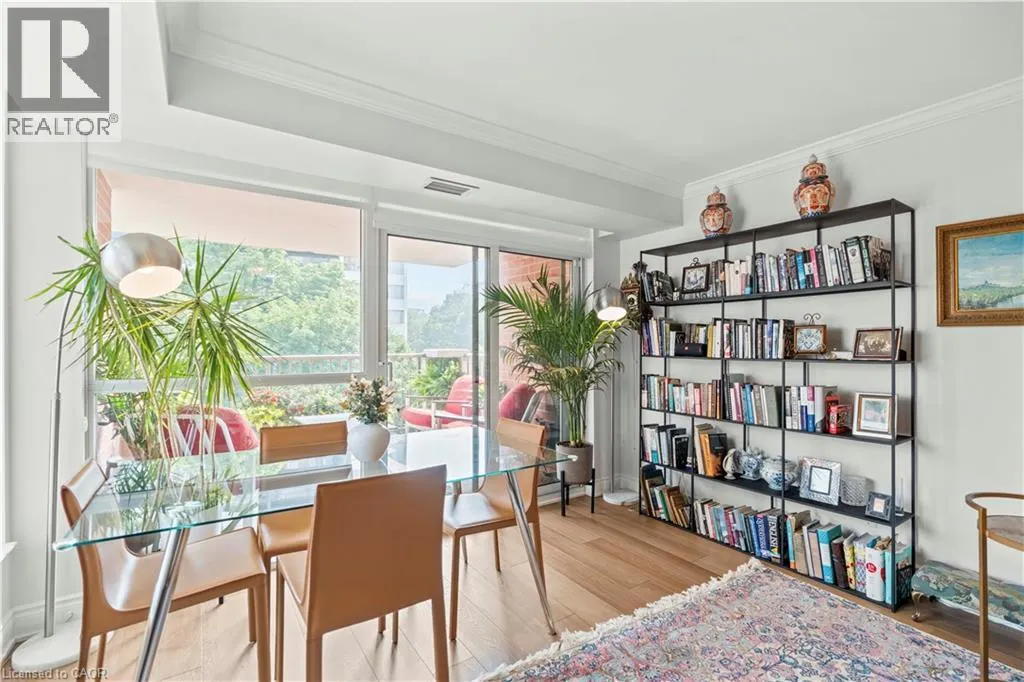 442 MAPLE Avenue Unit# 401, #401