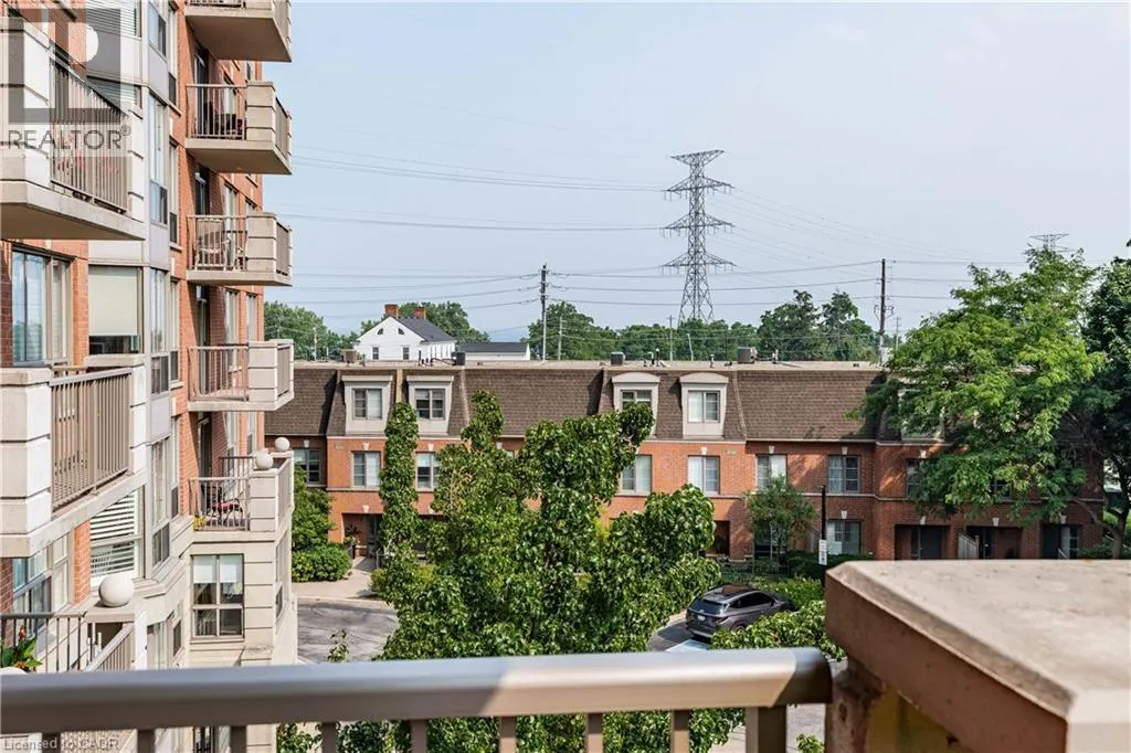442 MAPLE Avenue Unit# 401, #401