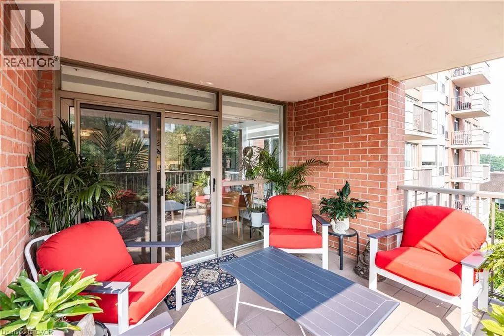 442 MAPLE Avenue Unit# 401, #401