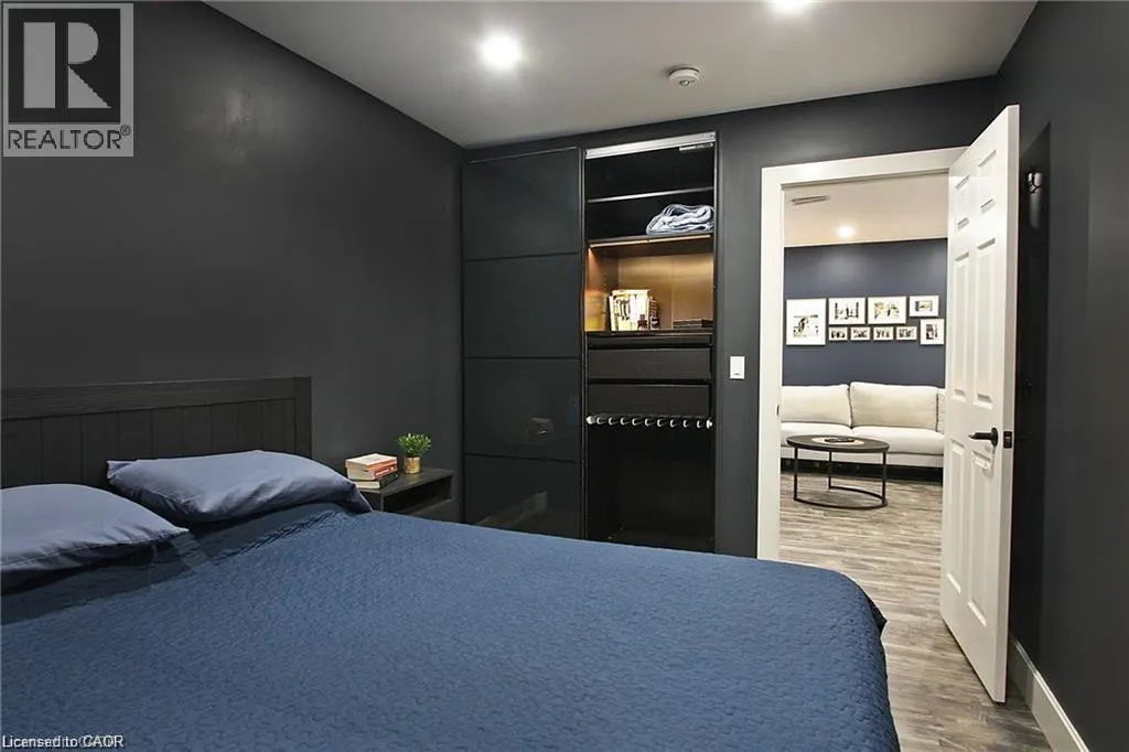 23 SCARLETWOOD Street