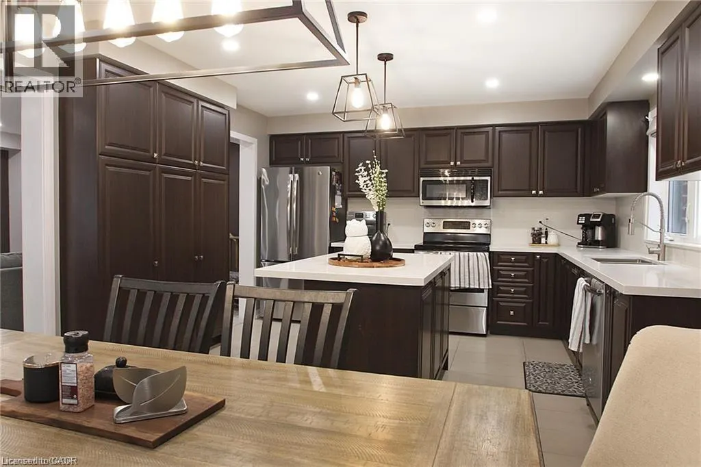 23 SCARLETWOOD Street