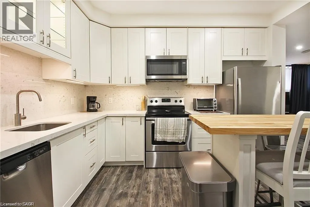 23 SCARLETWOOD Street