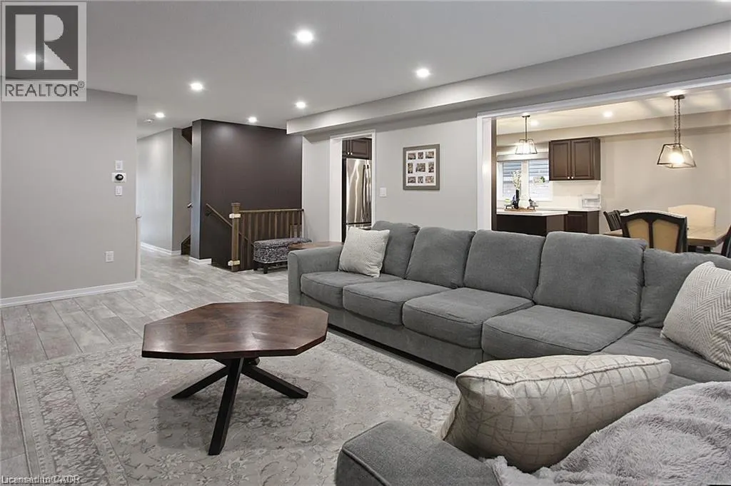 23 SCARLETWOOD Street