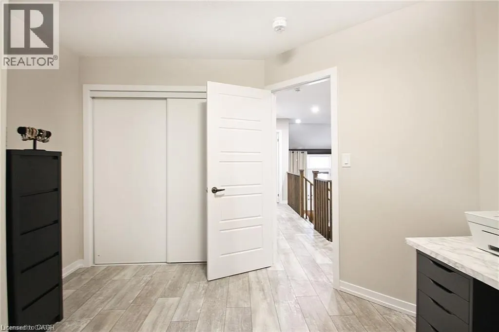 23 SCARLETWOOD Street