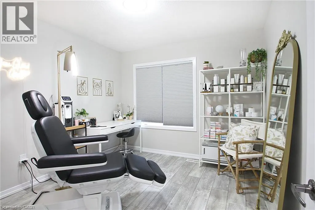 23 SCARLETWOOD Street