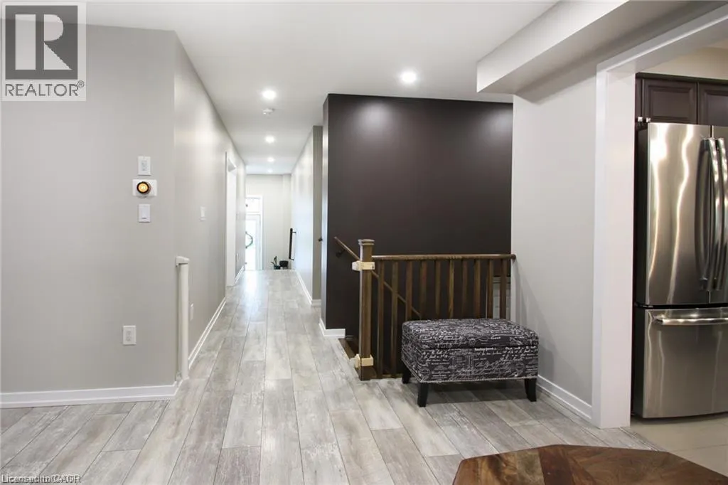 23 SCARLETWOOD Street