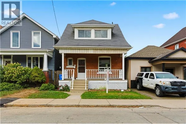 217 EMERALD Street N