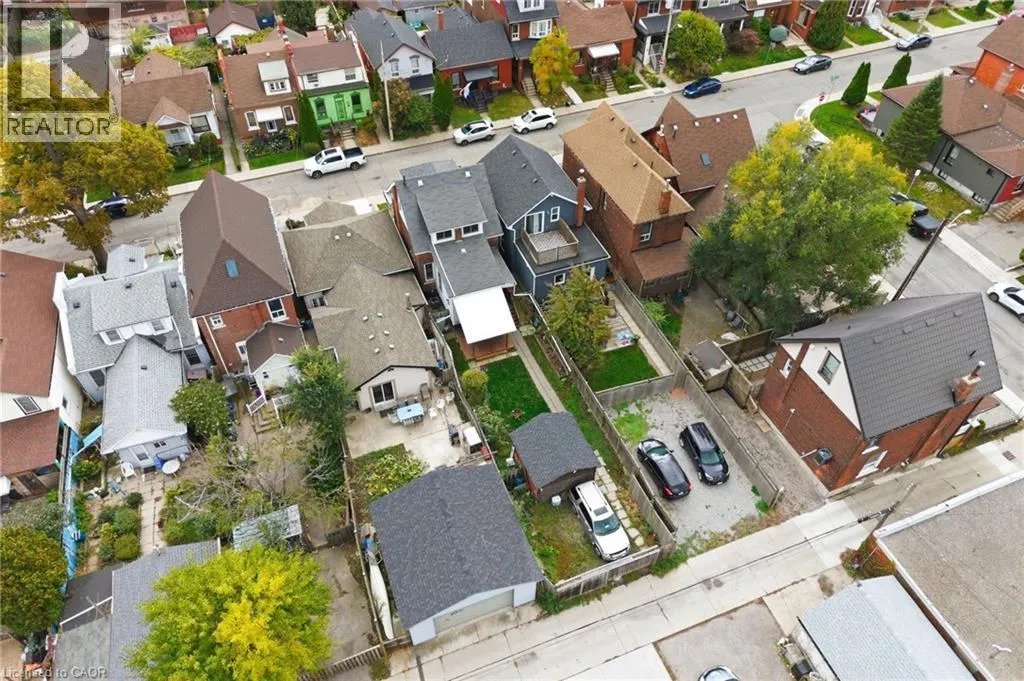 217 EMERALD Street N