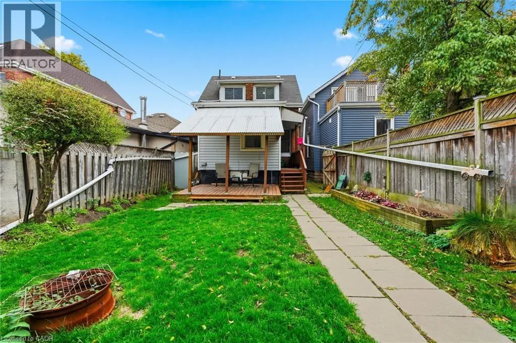 217 EMERALD Street N