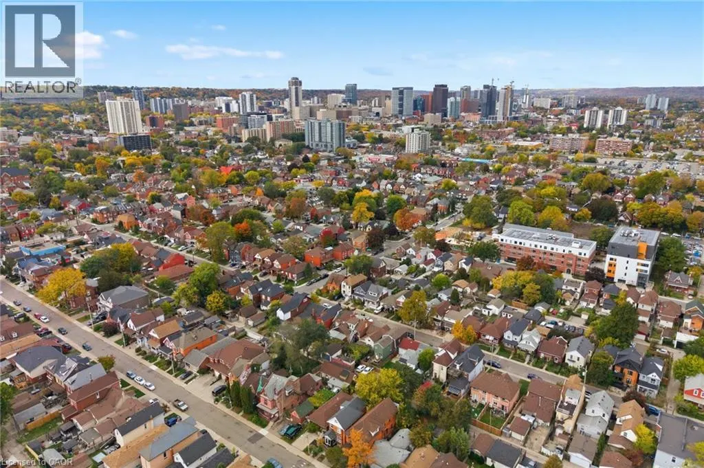 217 EMERALD Street N